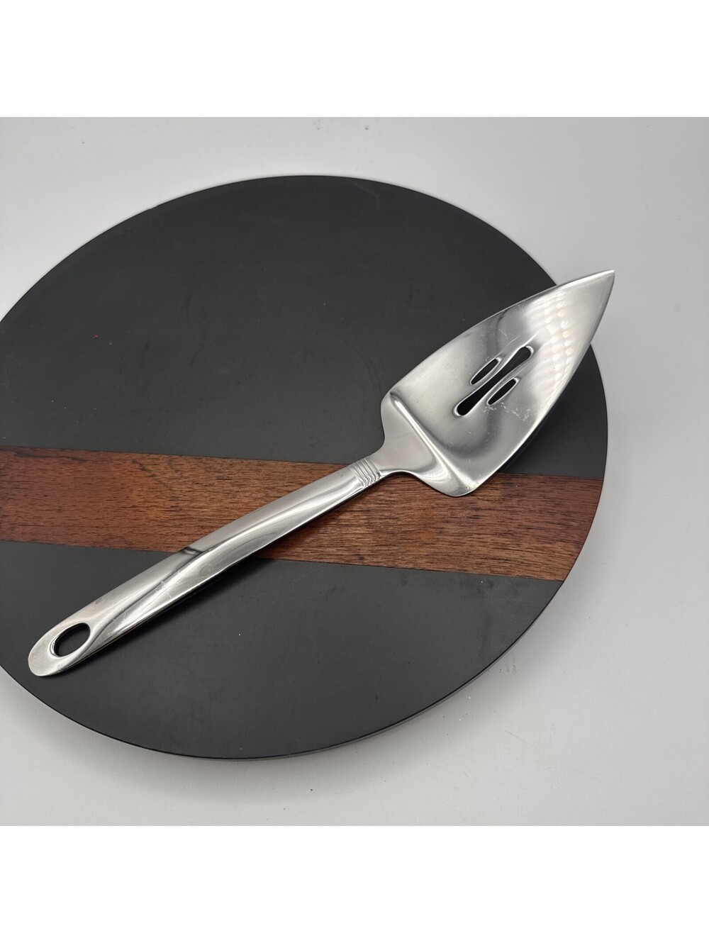 Oneida Stainless Steel Slotted Pie/Cake Server Holiday Entertaining Wedding EUC
